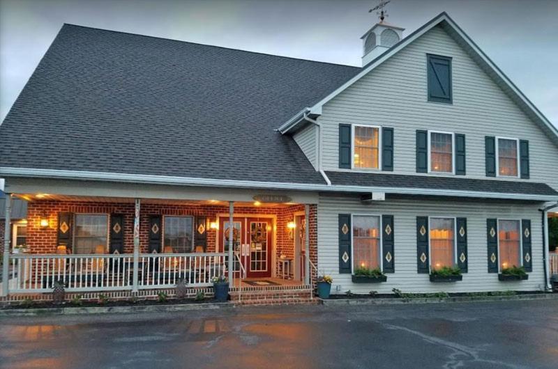 Country Living Inn Smoketown  Esterno foto