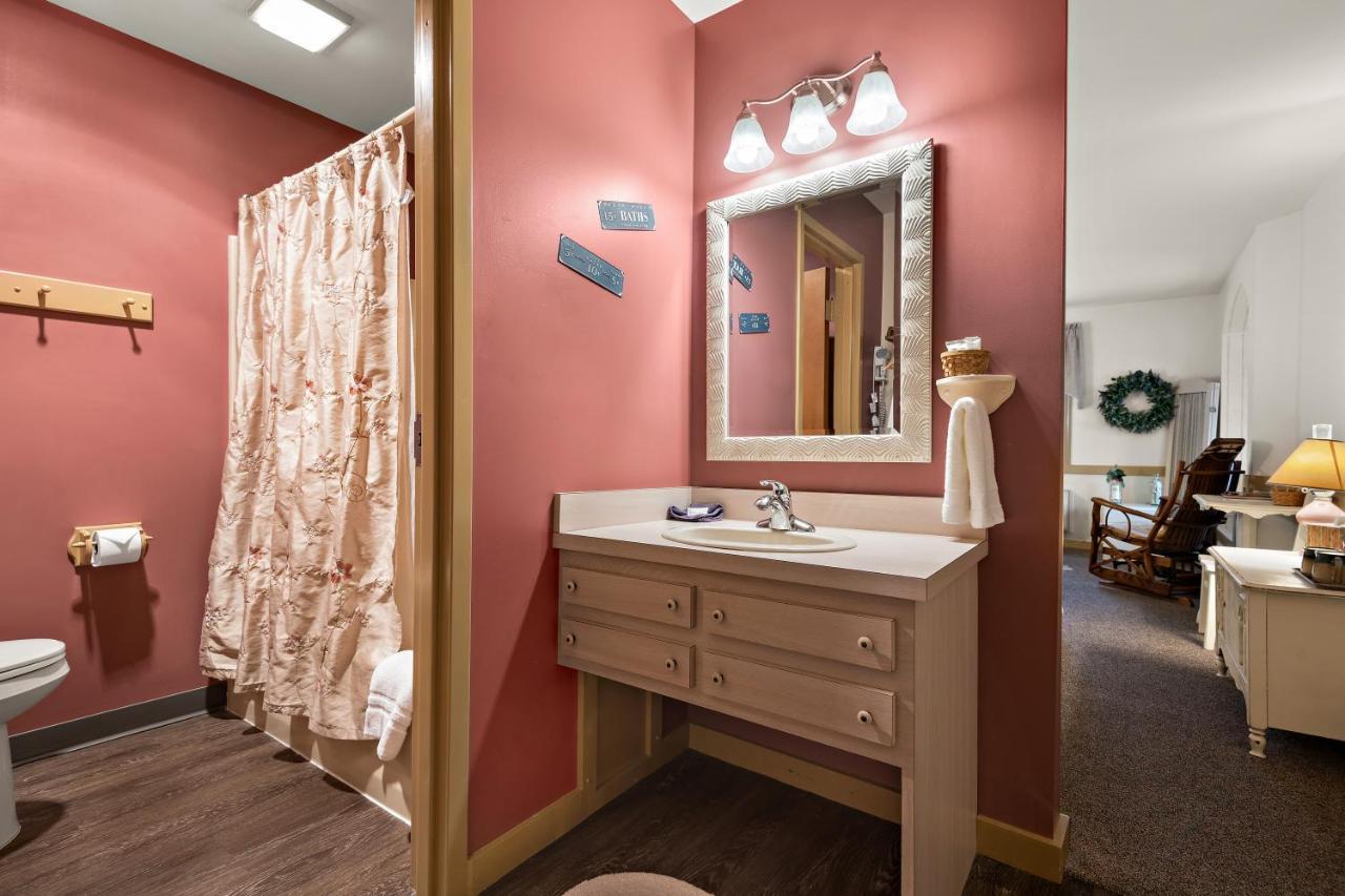 Country Living Inn Smoketown  Esterno foto