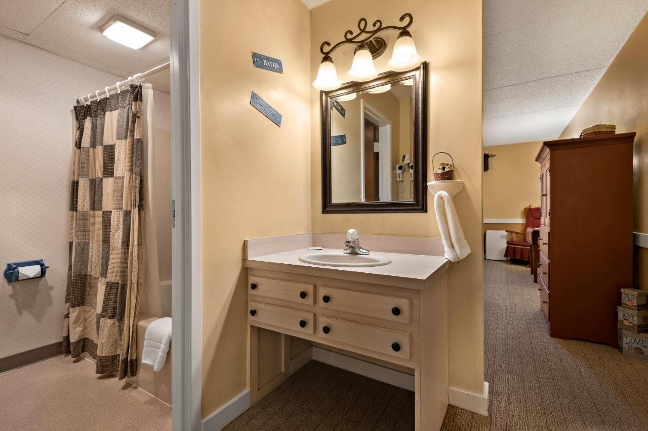 Country Living Inn Smoketown  Esterno foto