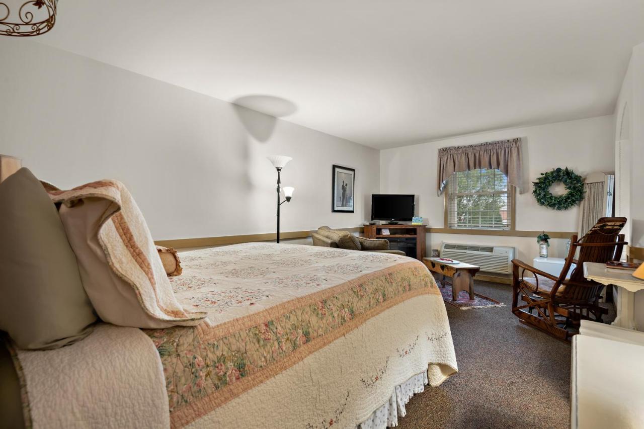Country Living Inn Smoketown  Esterno foto