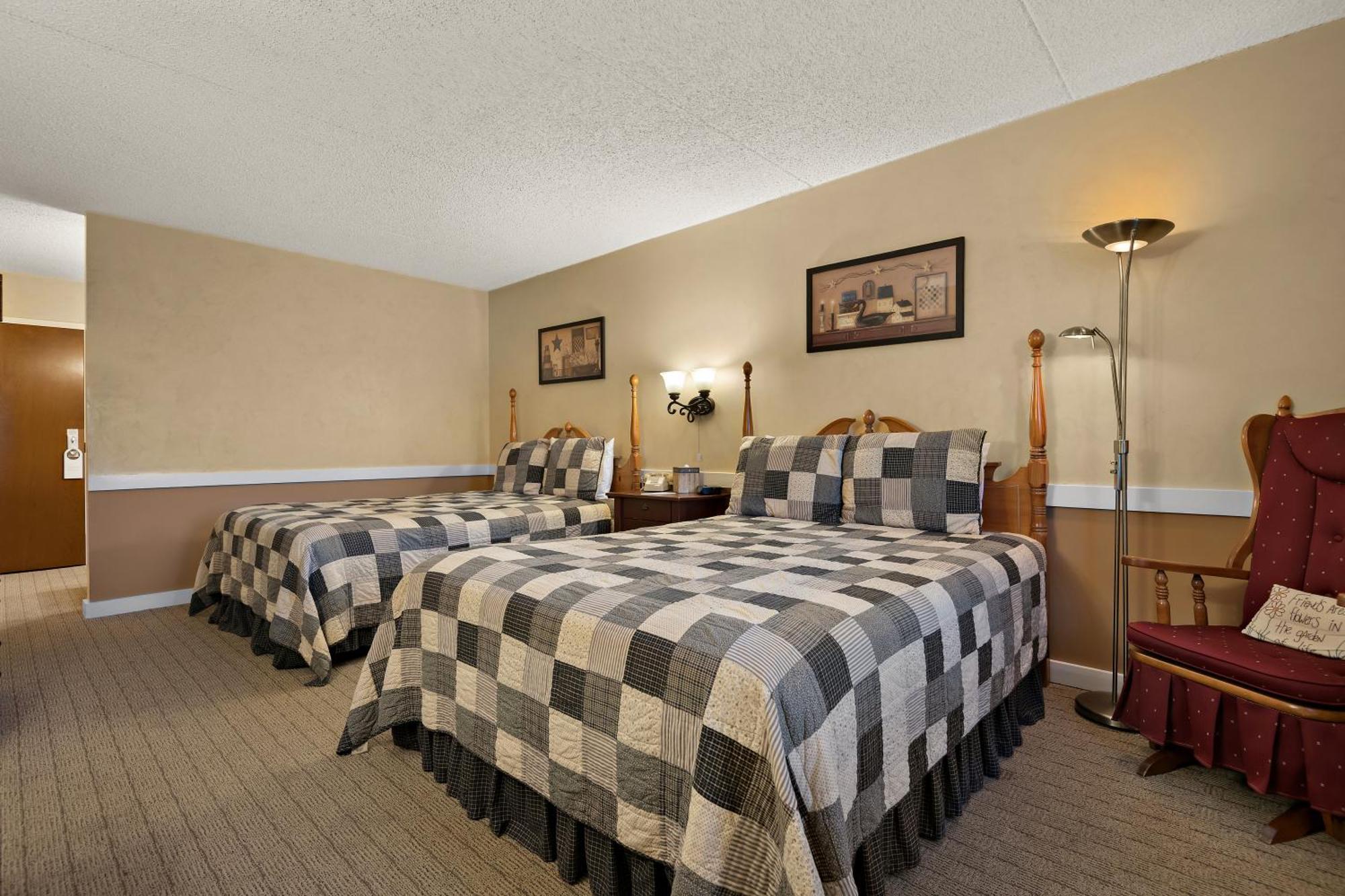 Country Living Inn Smoketown  Esterno foto